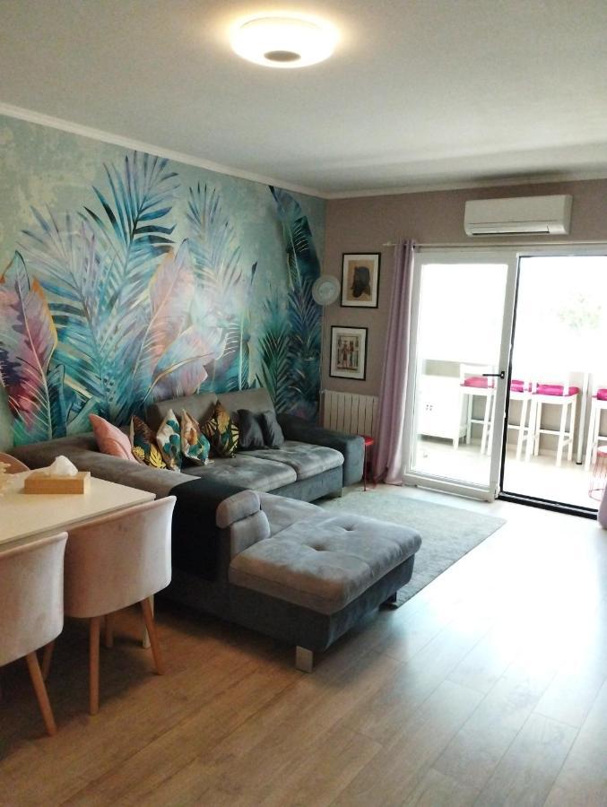 Sashome Apartment *